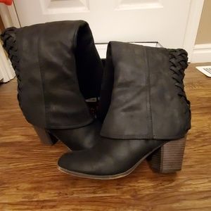 Fergalicious boots size 9.5 wide calf